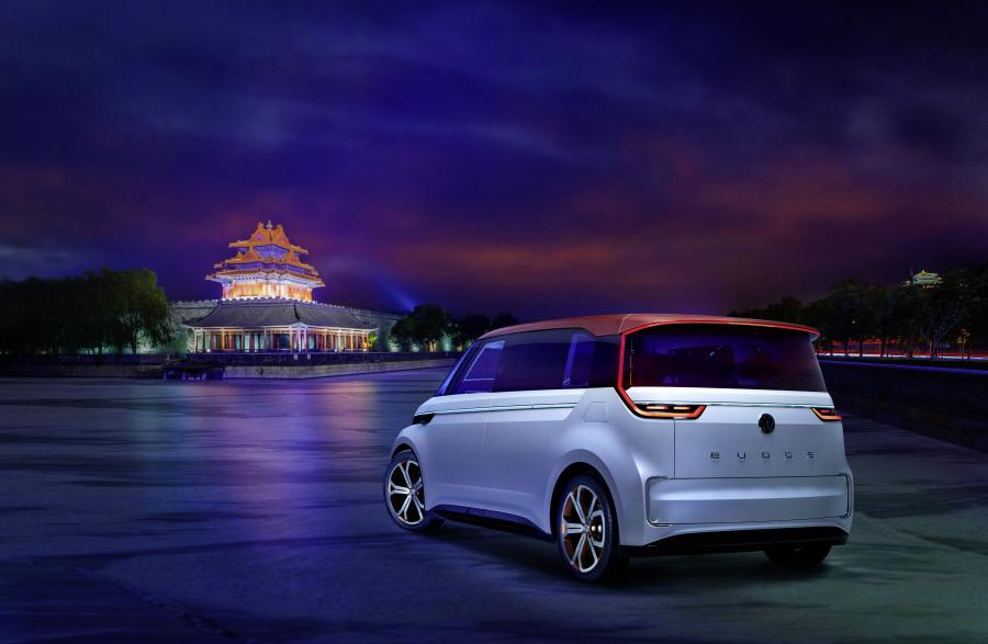  Volkswagen BUDD-e 2016 года  (фото 12 из 27)